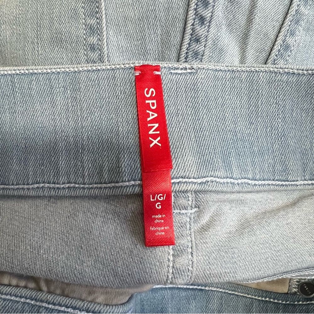 NEW NWT SPANX Flare Jean In Retro Light Wash - Picture 10 of 12